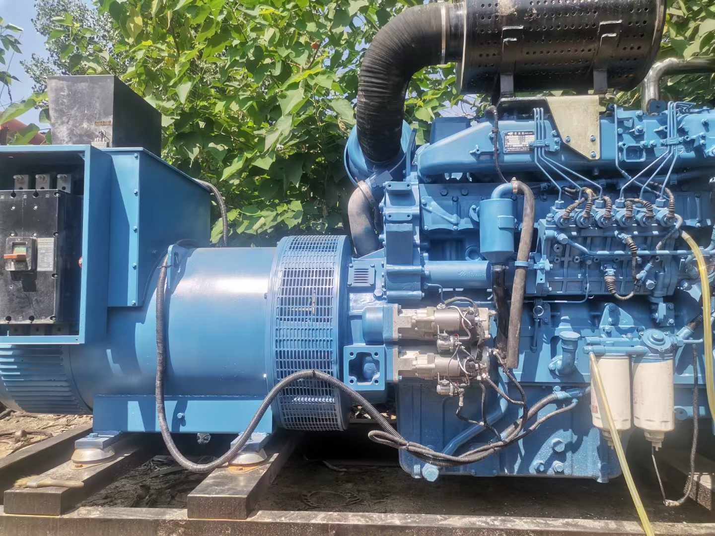 察哈尔右翼后详细说明降低 800kW 柴油发电机输出电流波动的方法